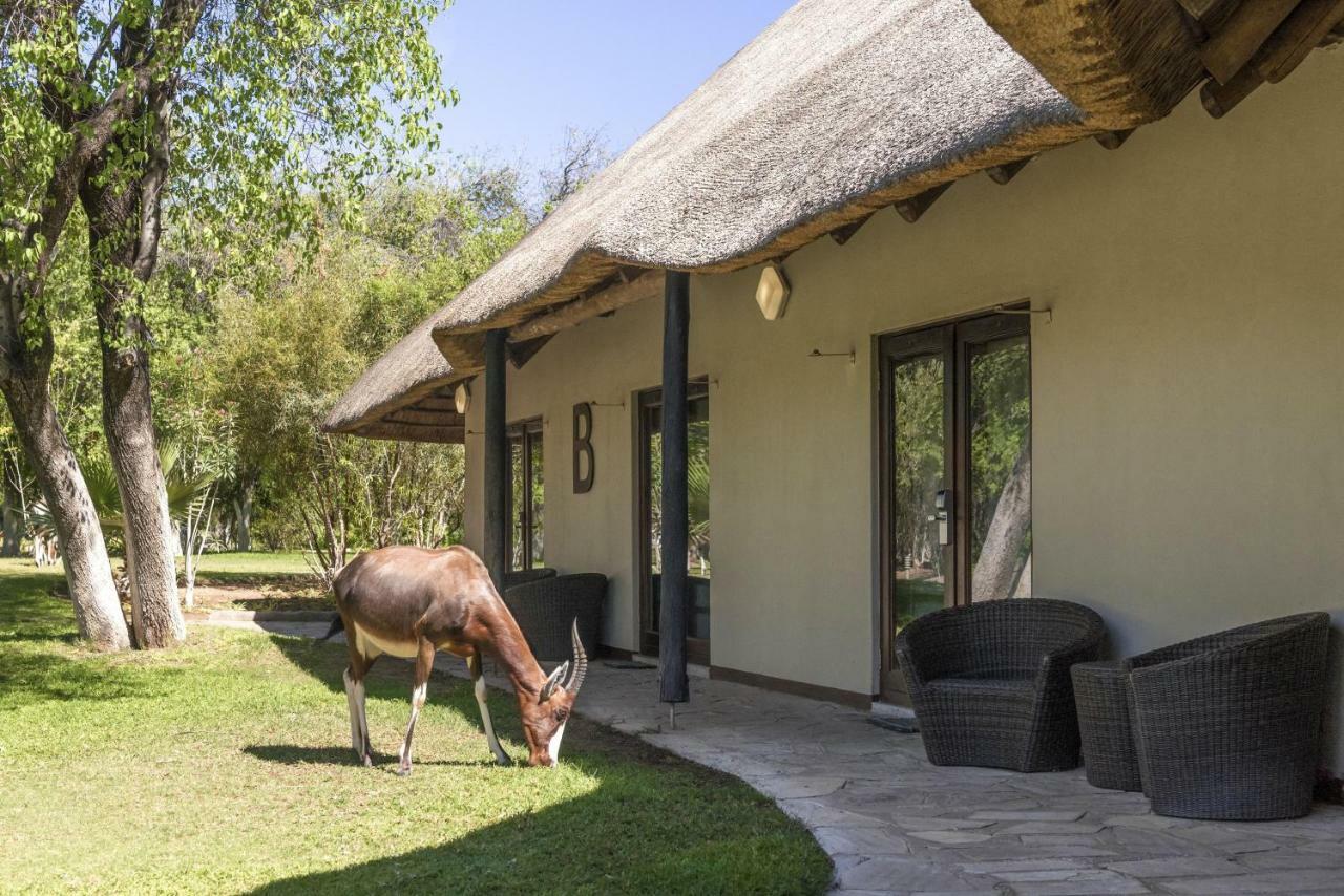 Mokuti Etosha Villa Namutoni Exteriör bild